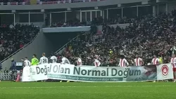 Fenerbahçe maçı öncesi açılan pankart ortalığı karıştırdı