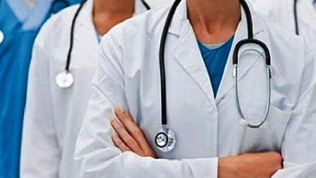 Hangi branşlarda uzman doktorlar geliyor?