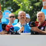 Sağlık Sen meydanlarda: Bakanlık önünde oturma eylemi