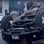 Hastane otoparkında otomobil takla attı