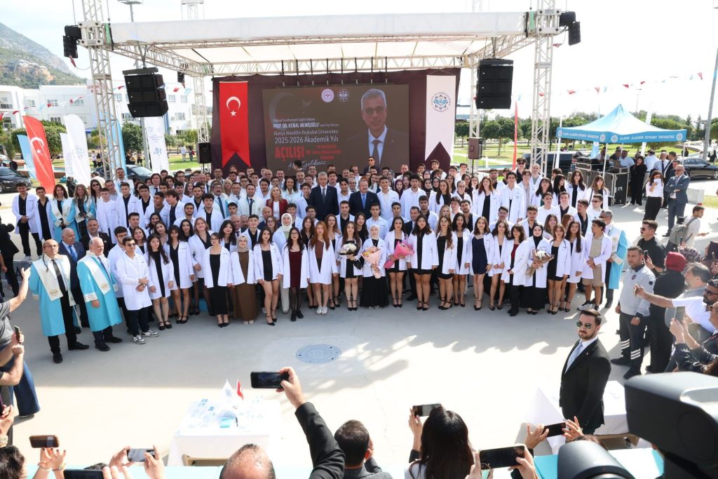 Sağlık Bakanı Memişoğlu Alanya’da