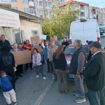 Mahalle Halkı Doktorları İçin Ayakta