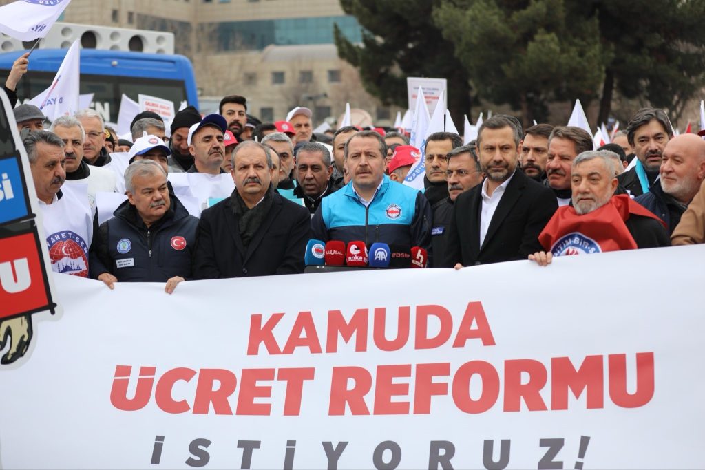 Memur-Sen Sahaya İndi: Kamuda Gelir Adaleti ve Seyyanen Zam Talebi