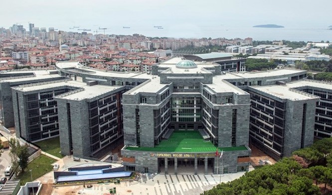 Savcı Eski Eşi Hakimi Odasında Vurdu