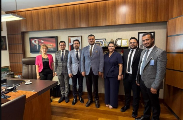 AK Partili Vekil, Sağlık-Sen Manisa Yönetimini Mecliste Kabul Etti