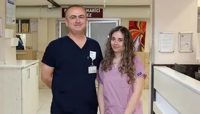 Baba-Kız 2 Yıldır Omuz Omuza Şifa Dağıtıyor