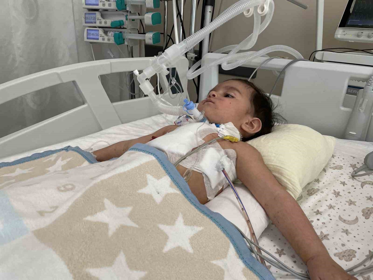 Konya'da 1 yaşındaki bebek ablasının oynadığı cevizi yuttu! Akciğerinden sabaha kadar süren ameliyatla çıkarıldı